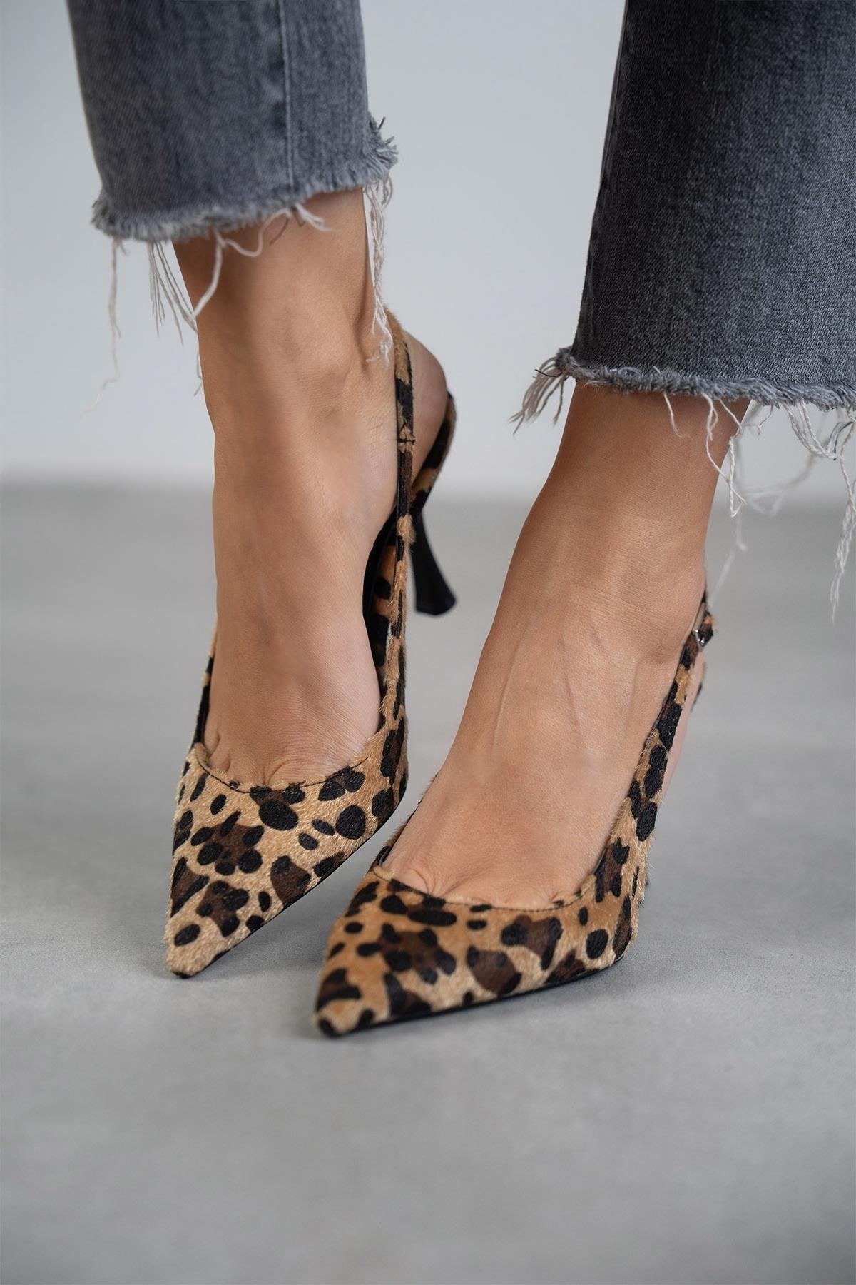 VIVIENNE | LEOPARD HEELS