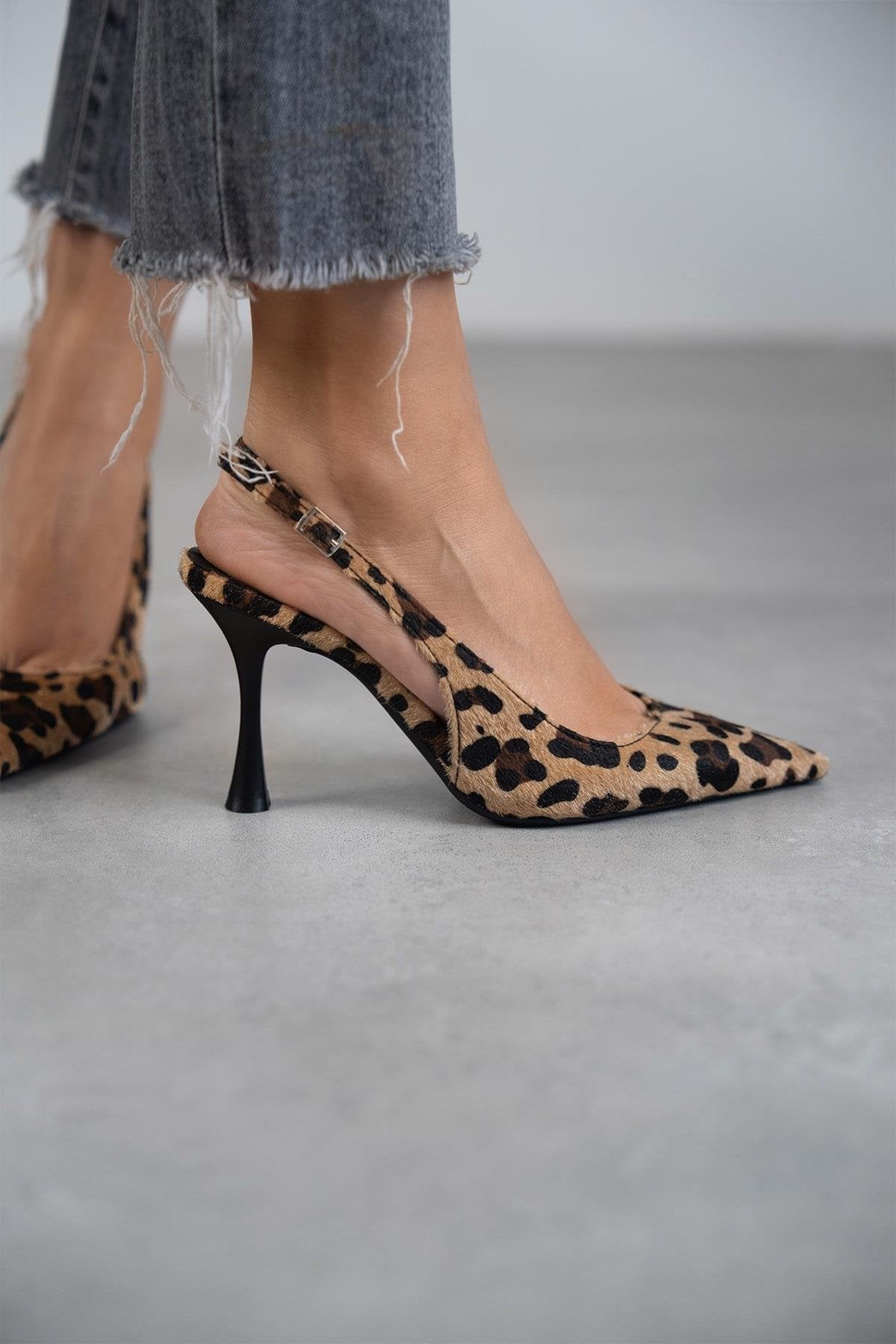 VIVIENNE | LEOPARD HEELS